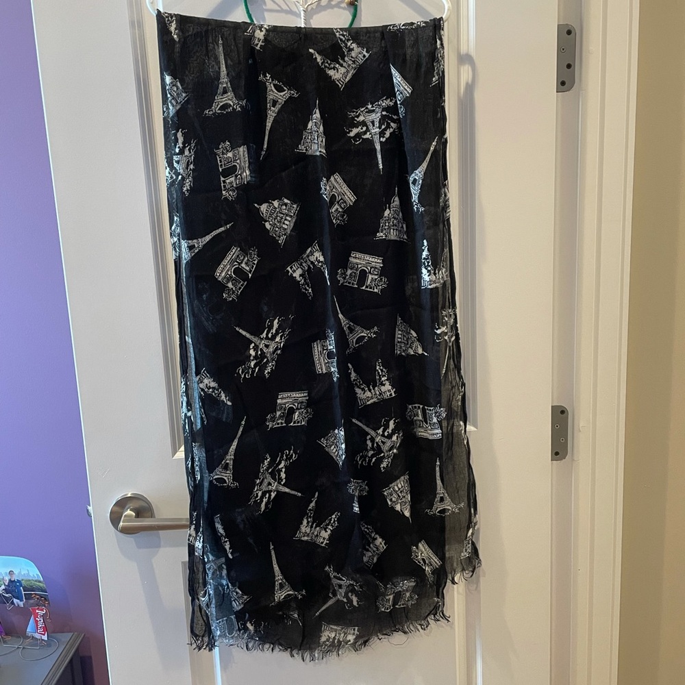 FREE SCARVES WITH PURCHASE!